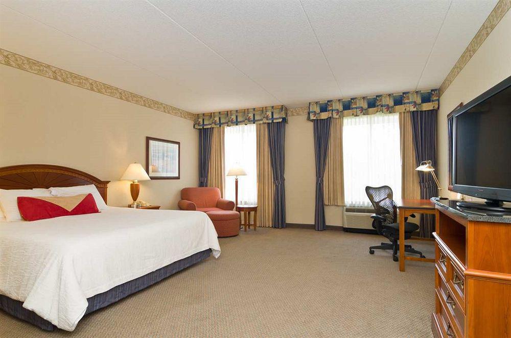 Hilton Garden Inn Уустер Екстериор снимка