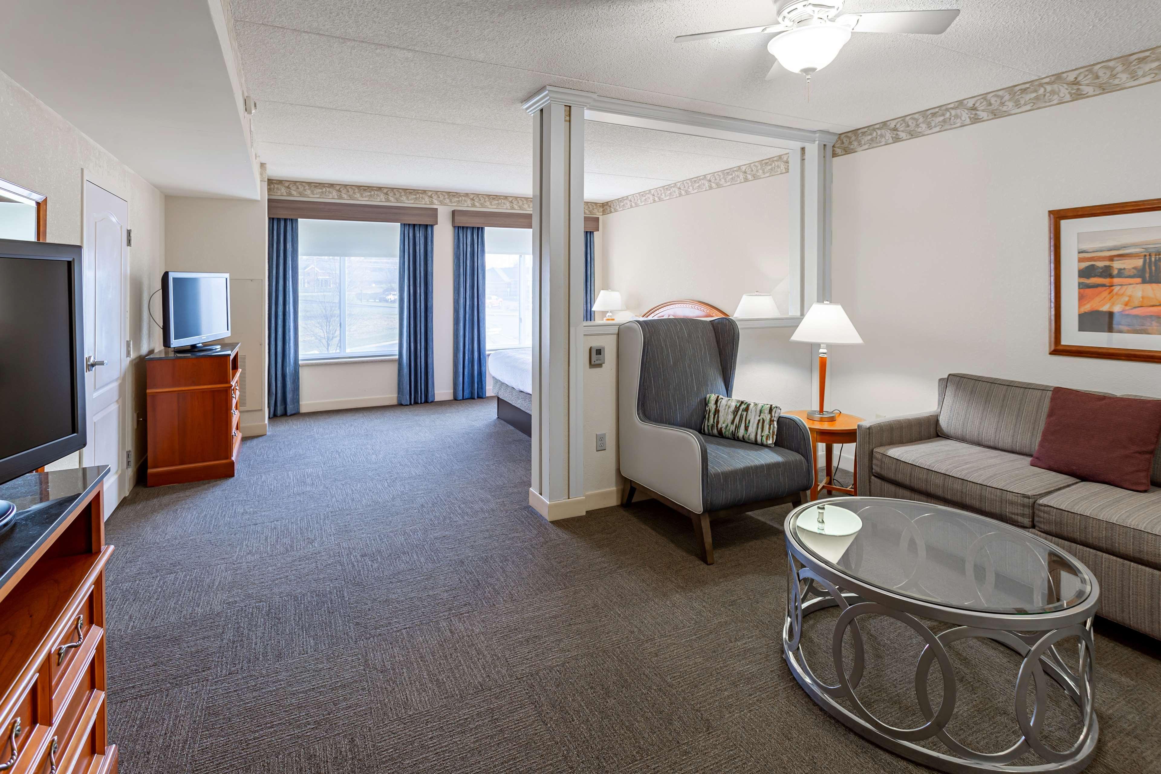Hilton Garden Inn Уустер Екстериор снимка