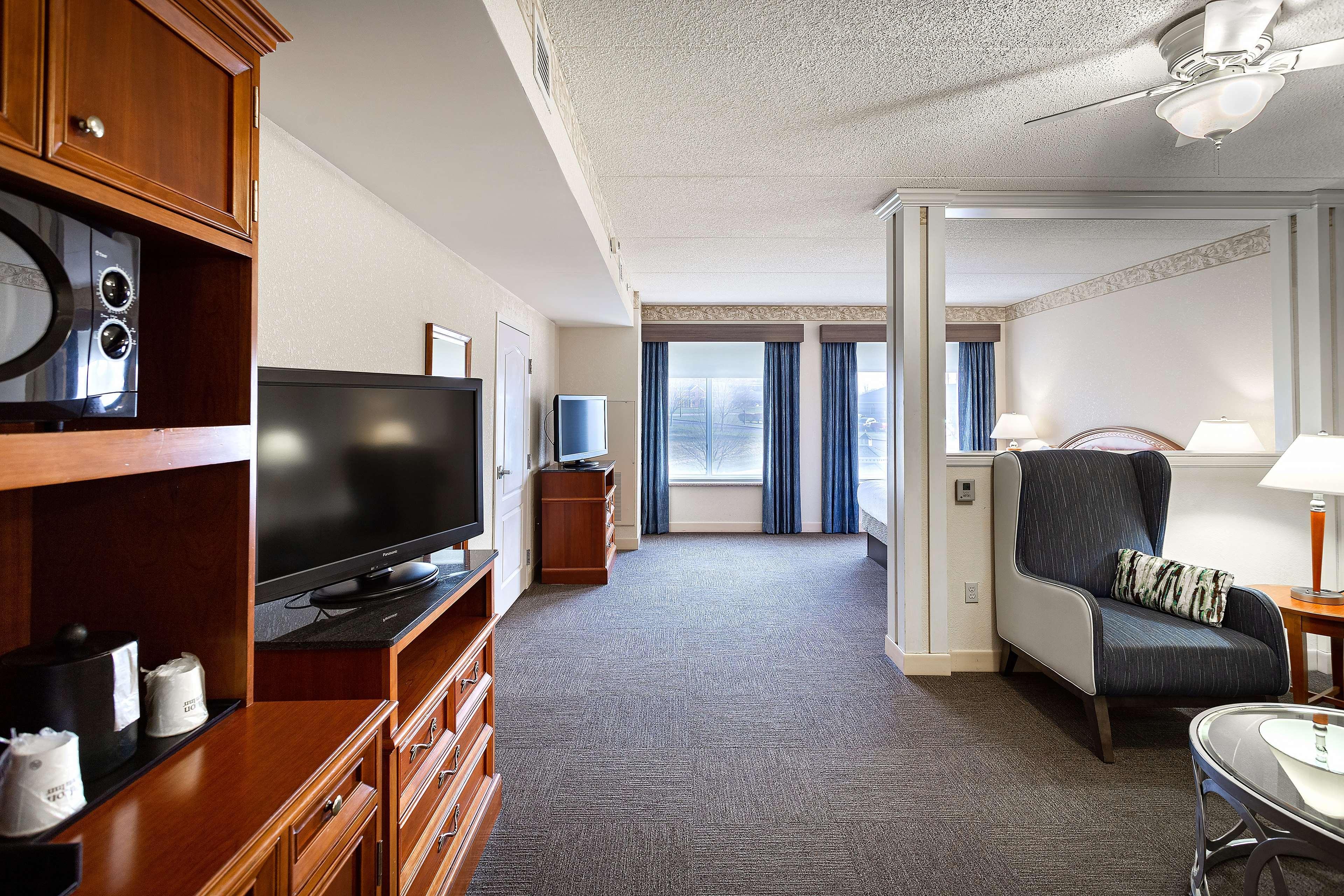 Hilton Garden Inn Уустер Екстериор снимка