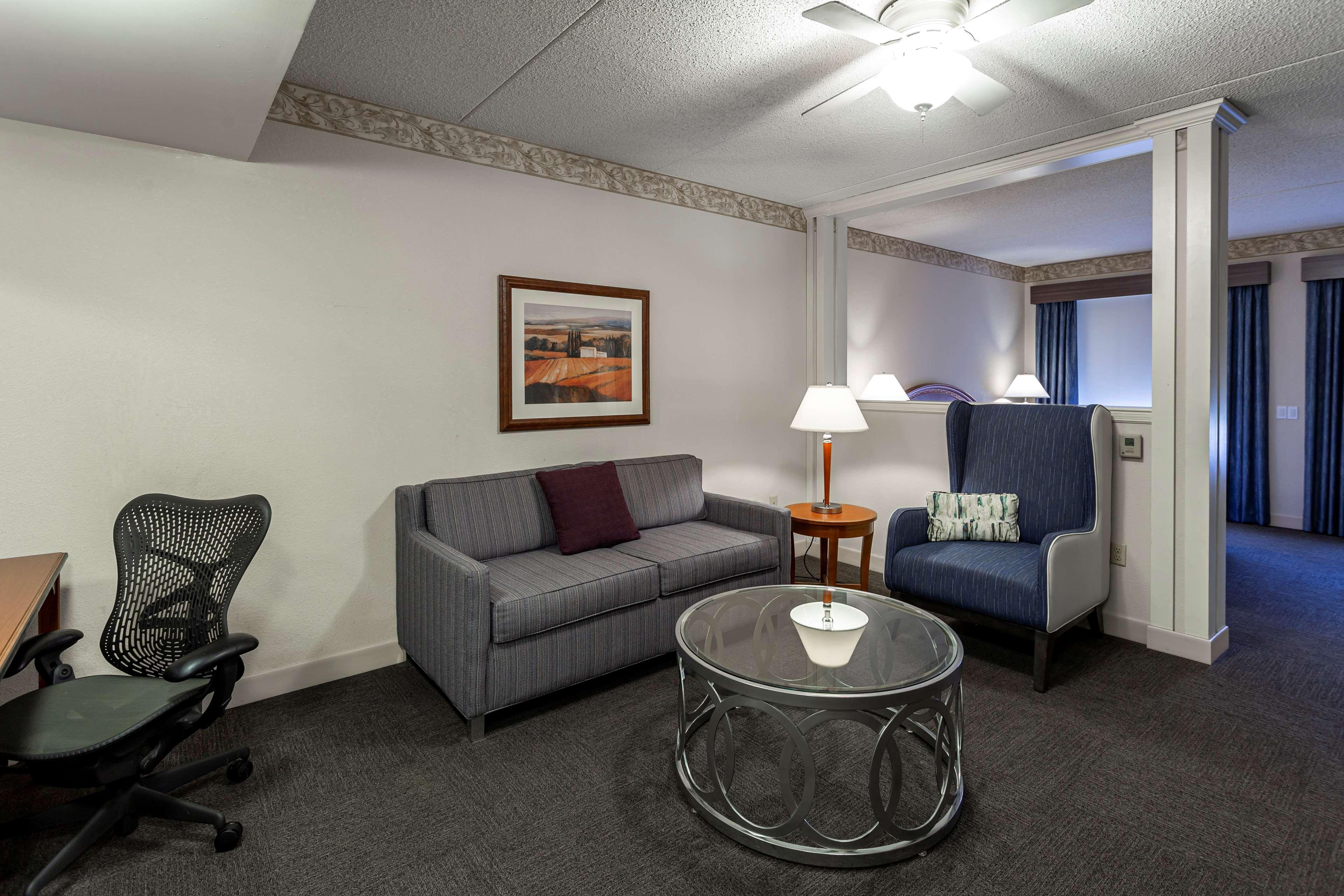 Hilton Garden Inn Уустер Екстериор снимка